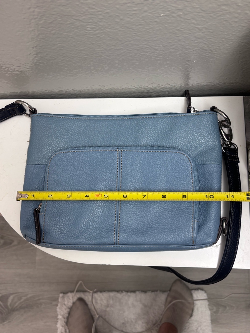 Tignanello NWOT Blue Genuine Leather Crossbody Bag + 2 Keychains - Picture 10 of 16